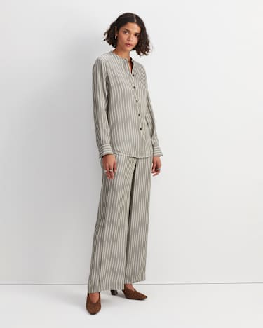 Soleve Yarn-Dyed Shirt in KHAKI/WHITE