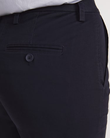 Laura Chino Short in NAVY