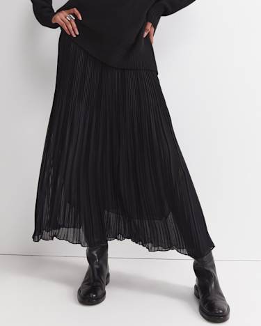 Quinn Pleated Midi Skirt in BLACK