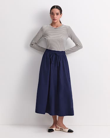 Tessa Midi Skirt in NAVY