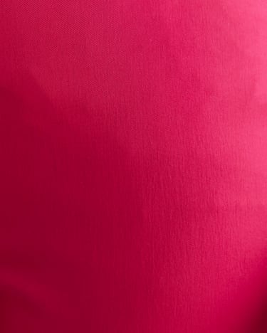 Evie Capri in MAGENTA
