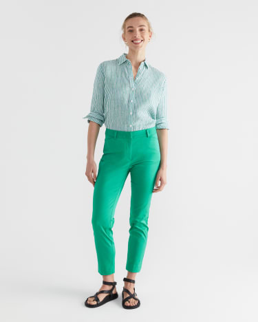 Evie Capri in EMERALD