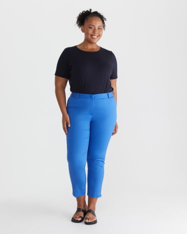 Evie Capri in REGATTA