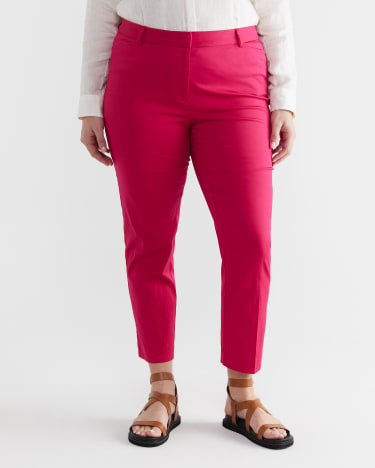 Evie Capri in MAGENTA