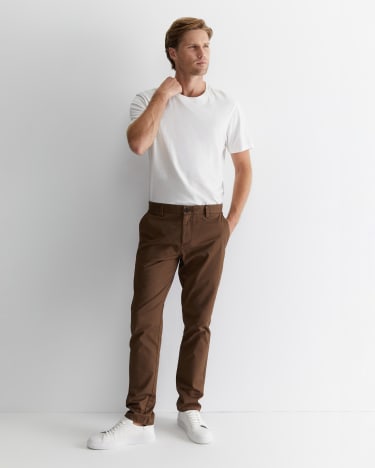 Smith Chino Tapered in BROWN
