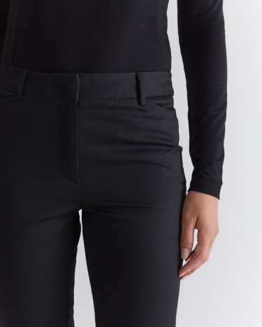 Evie Capri Pant in BLACK