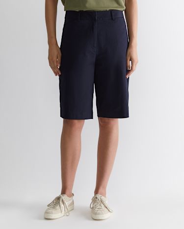 Evie Bermuda Short in CLASSIC NAVY