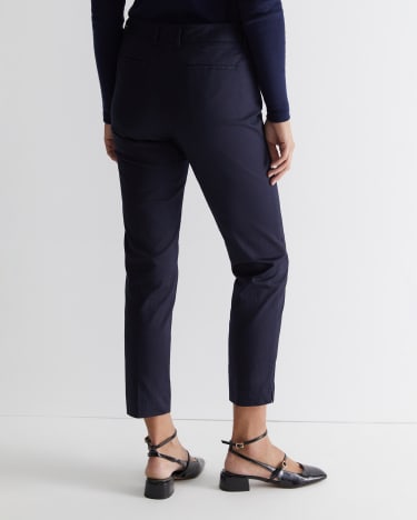 Evie Capri Pant in CLASSIC NAVY