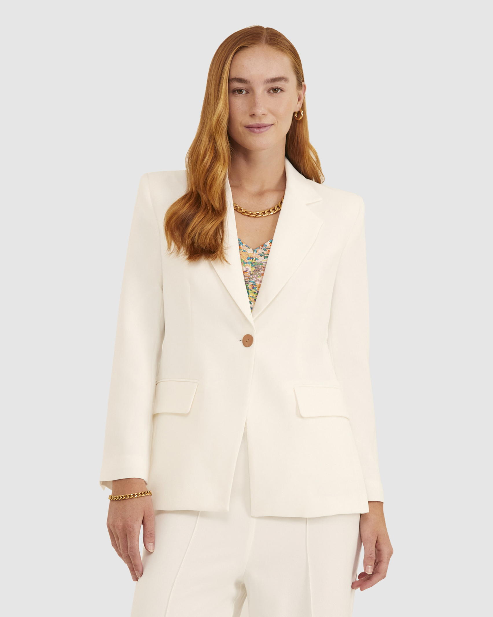 Tarni Suit Jacket in WHITE