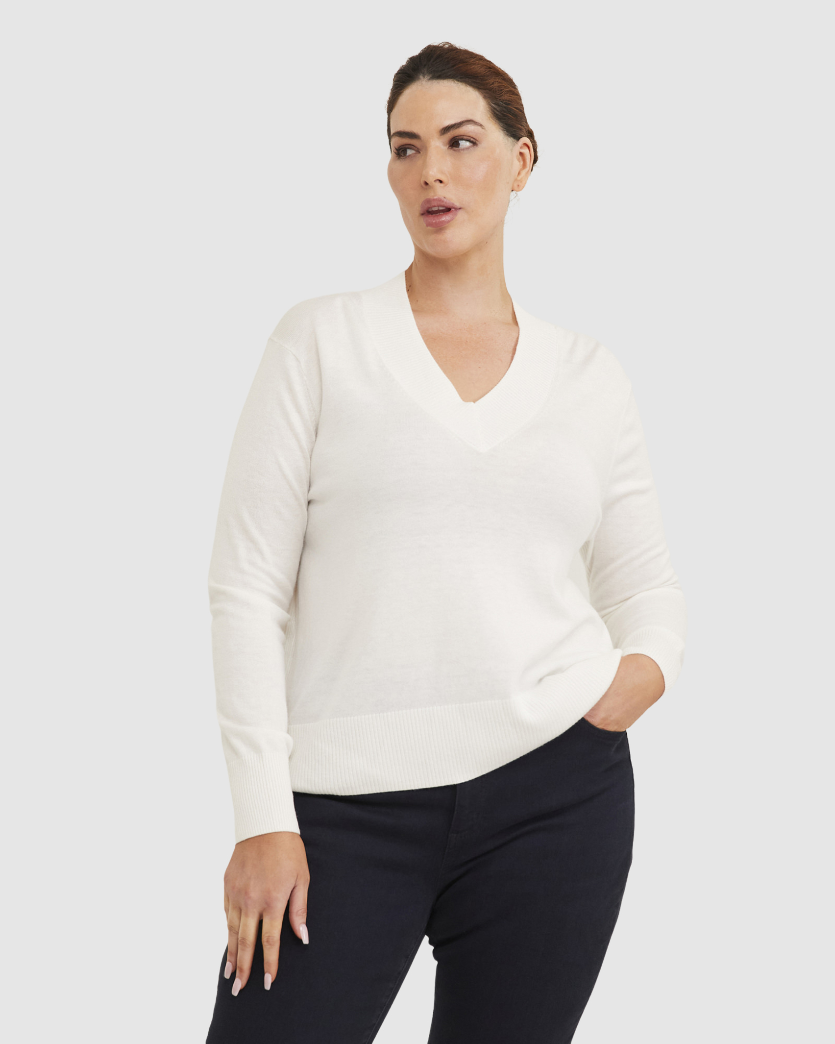 Laurina V-Neck Sweater in IVORY