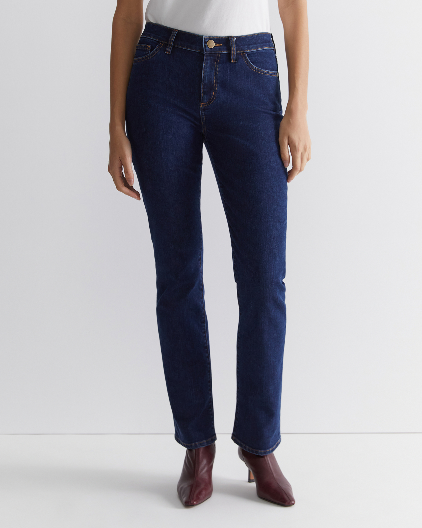 Simone Straight Jean in INDIGO
