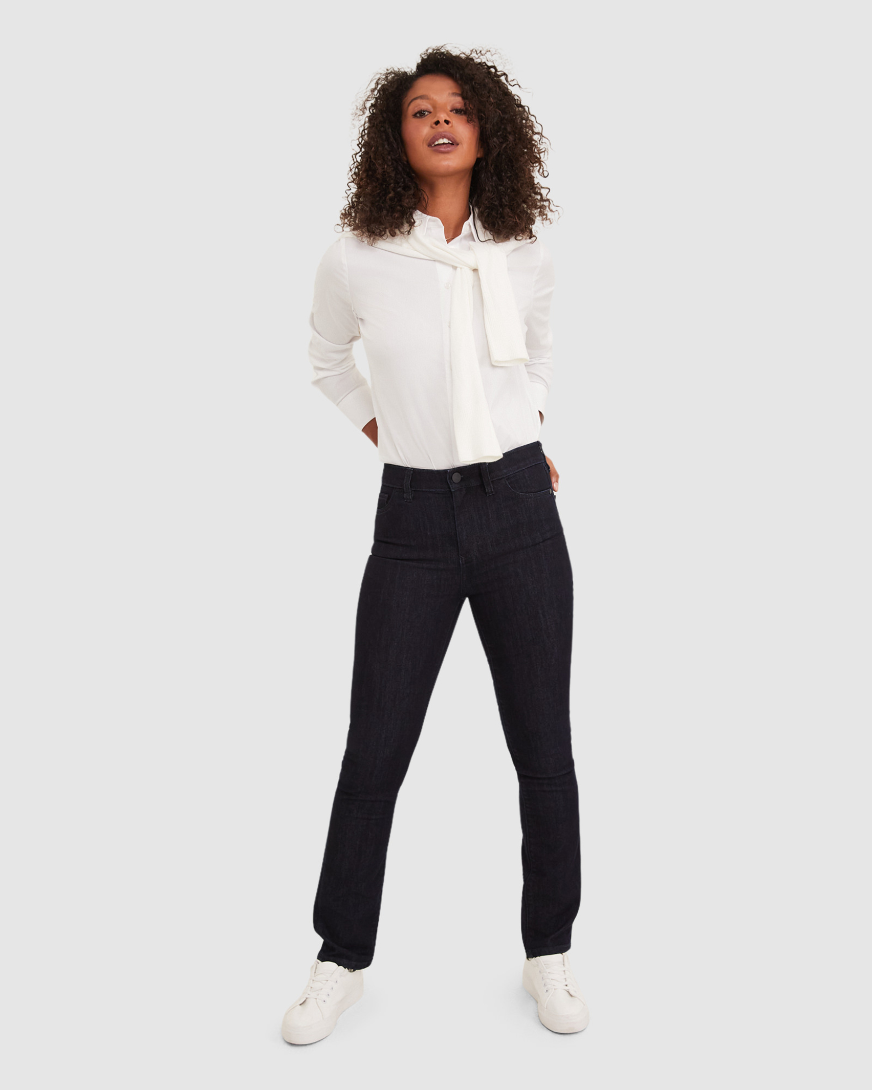 Lari Slim Jean in DEEP INDIGO