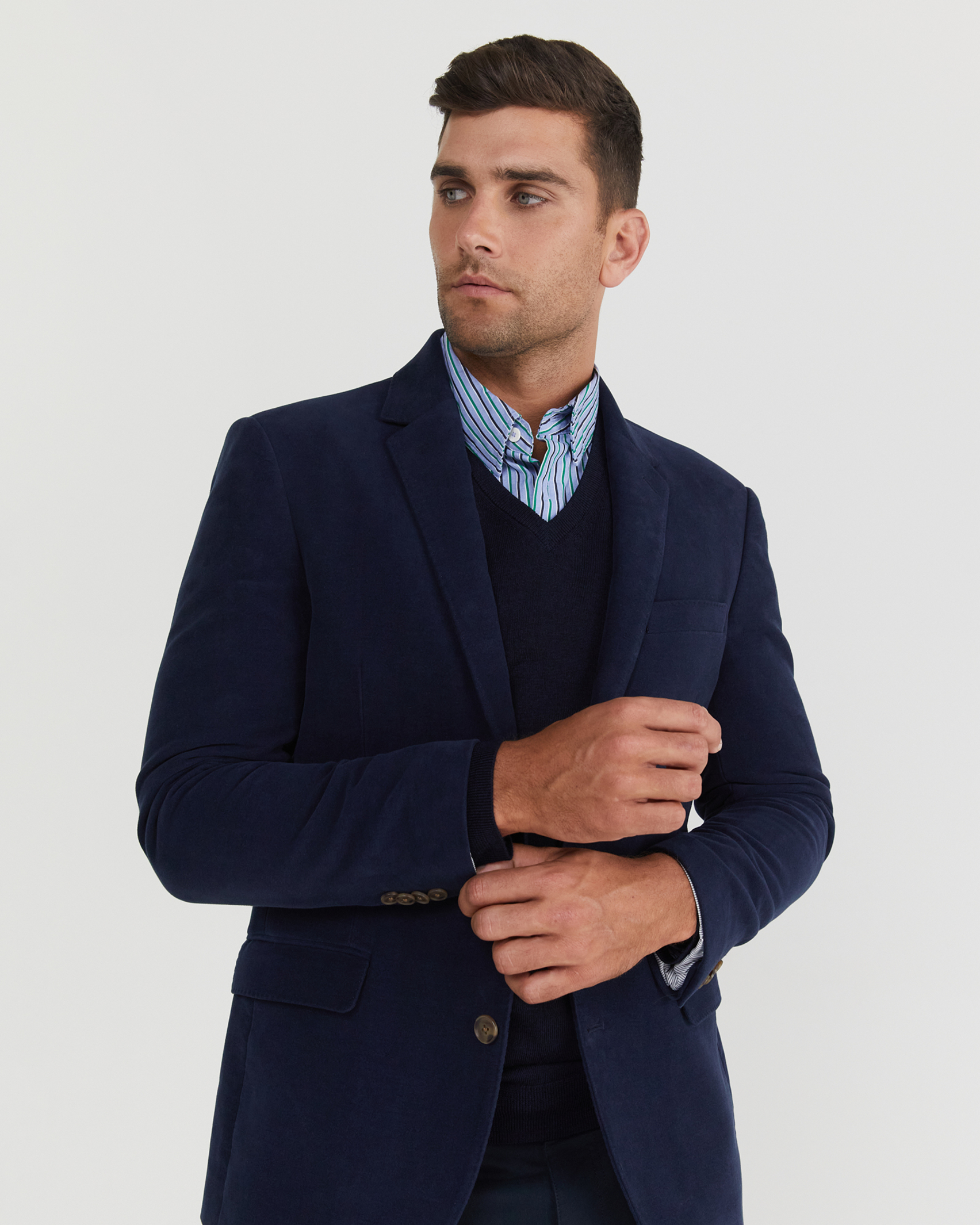 Merino V Neck Knit in NAVY