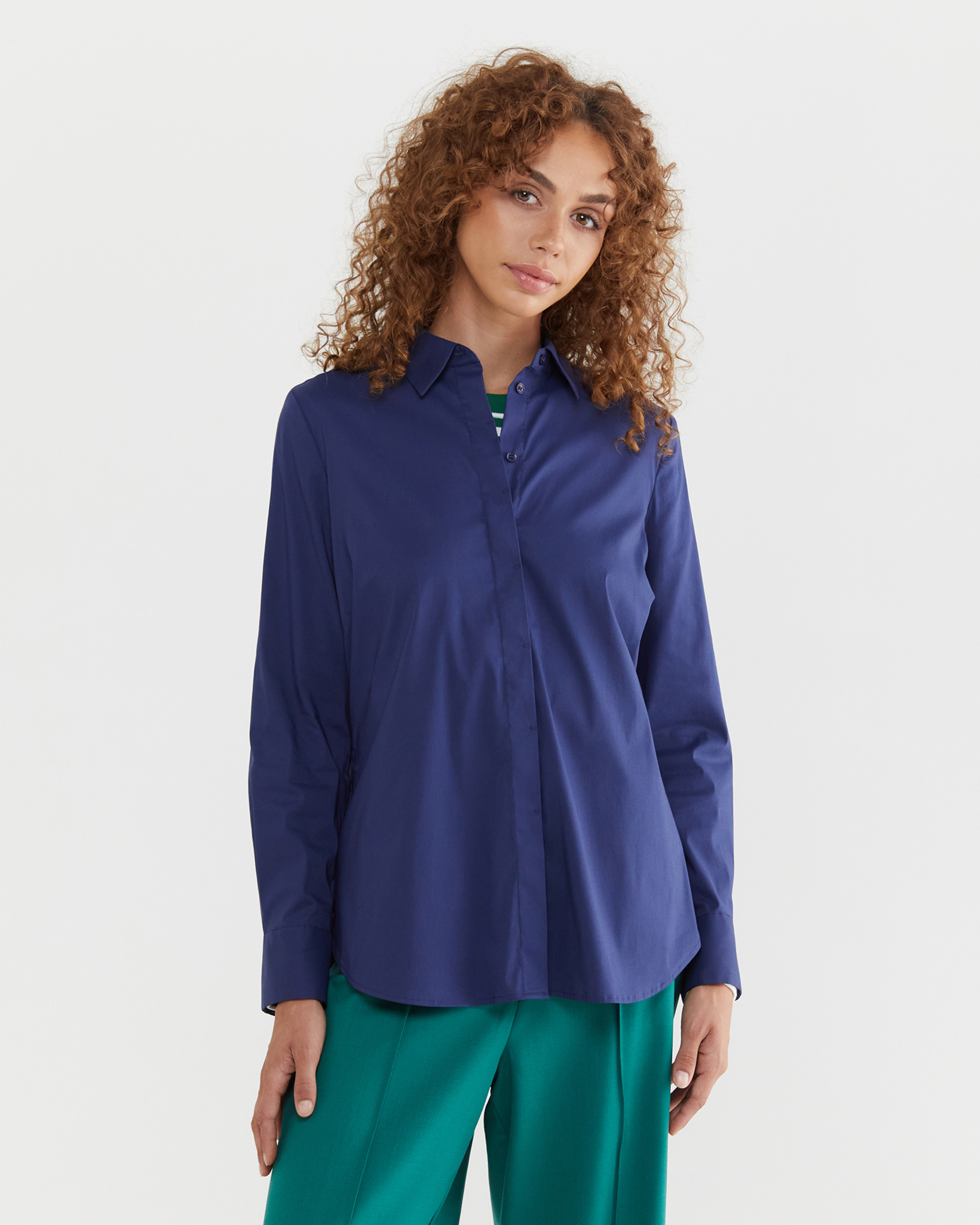 Gabriela Shirt in NAVY