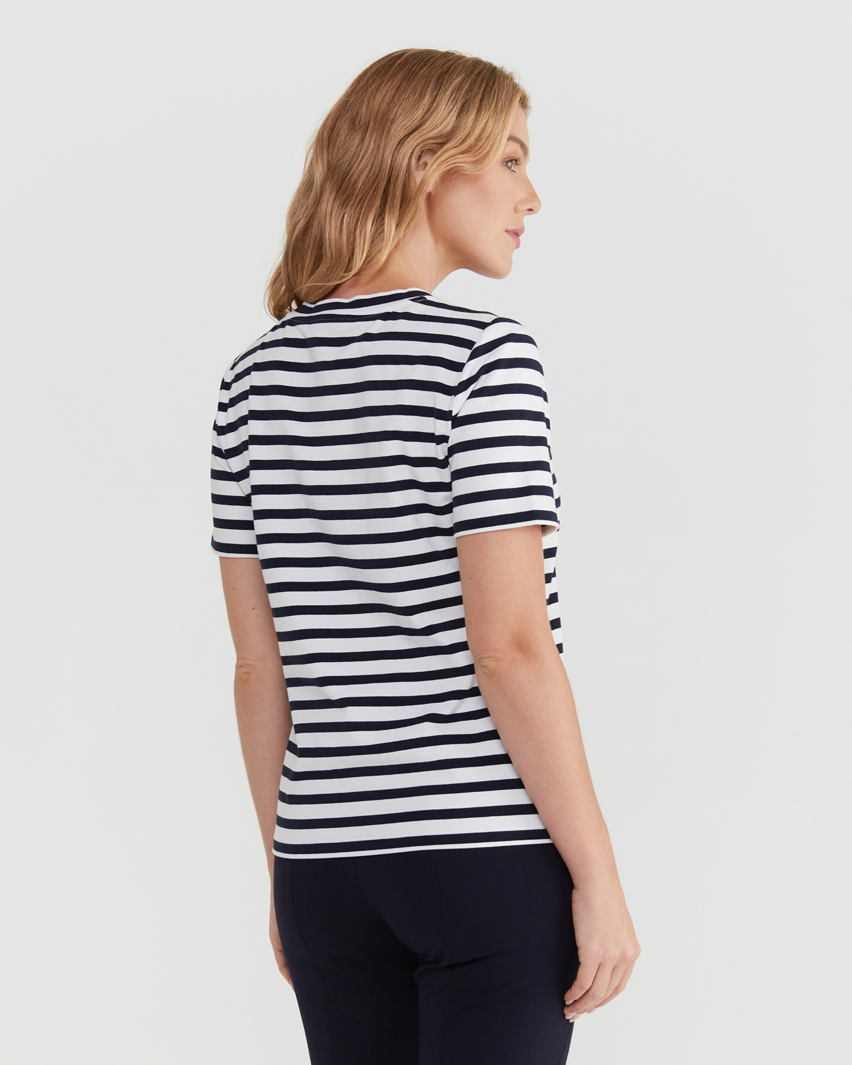 The Perfect T-Shirt in NAVY/WHITE