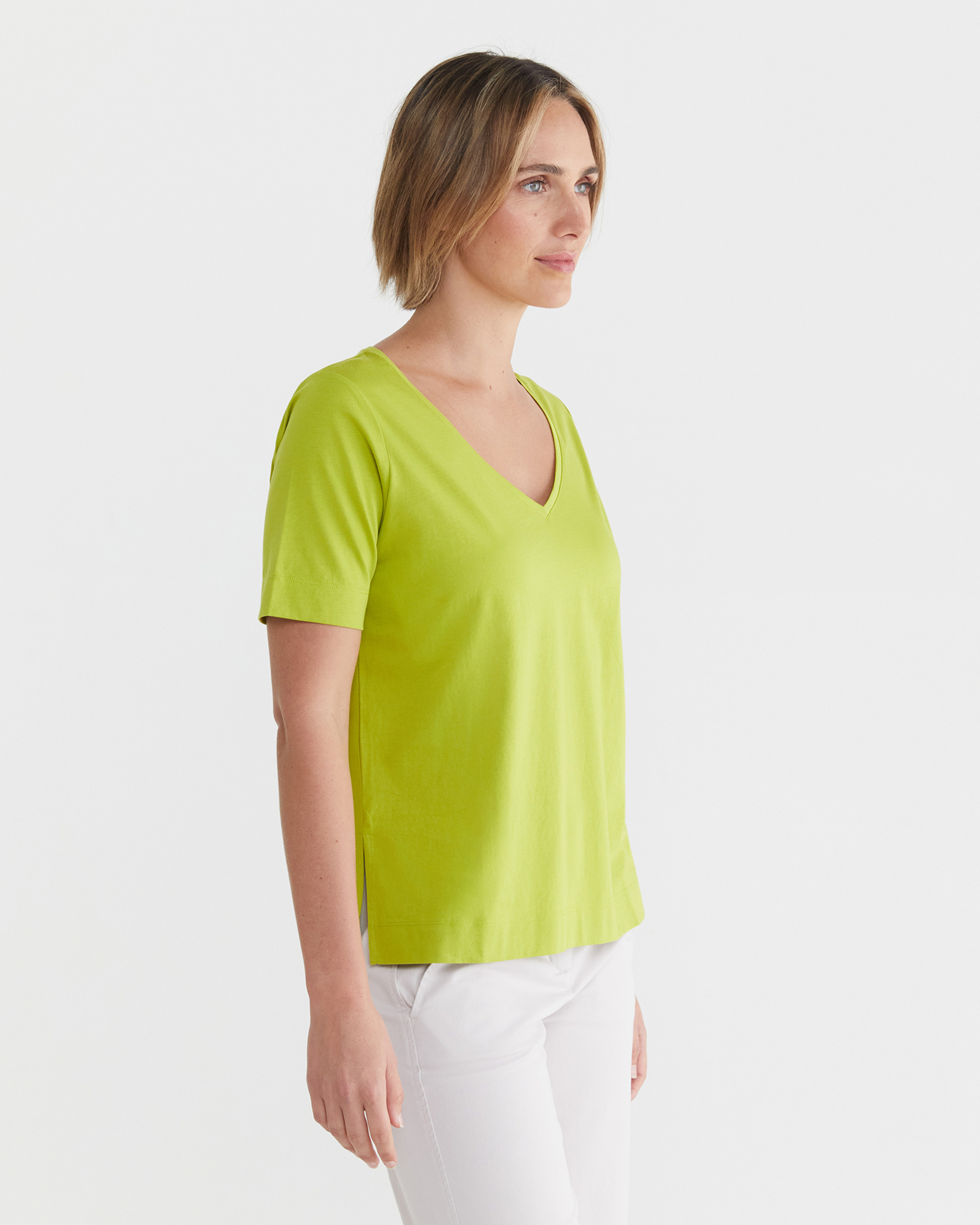 V Neck Mercerised Tee in APPLE