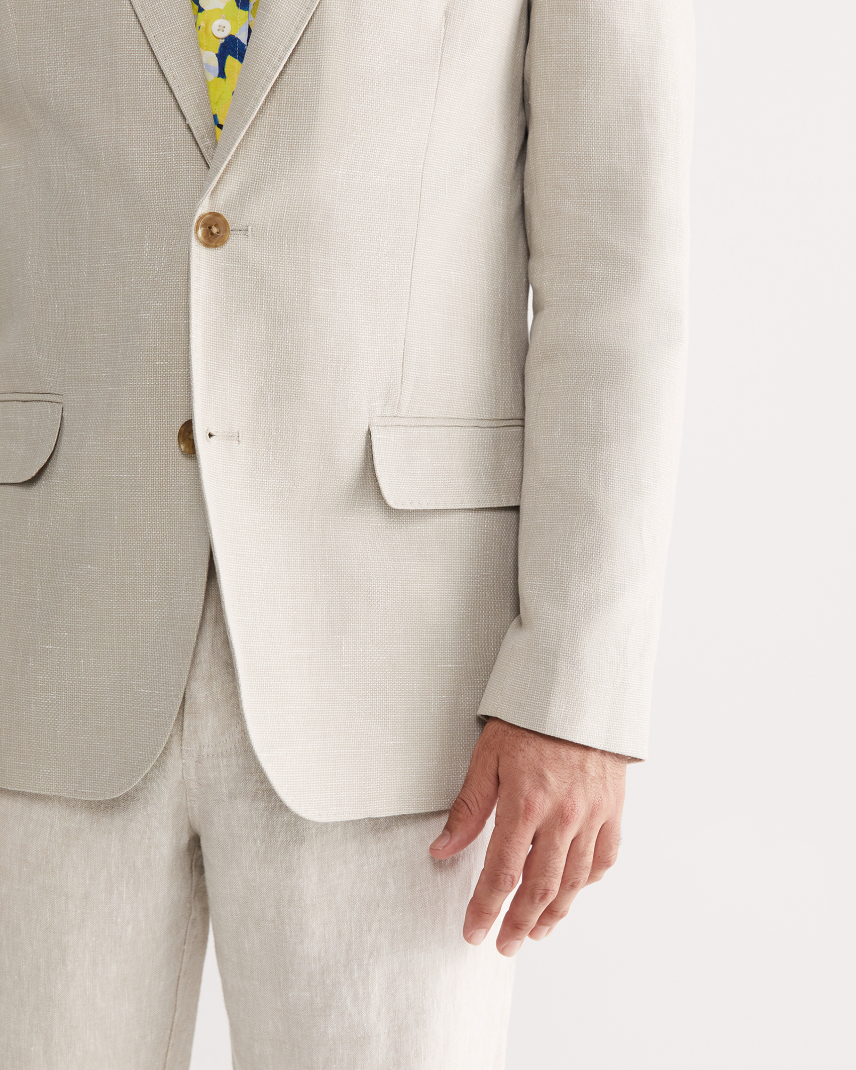 Clavelli Item Blazer in SAND