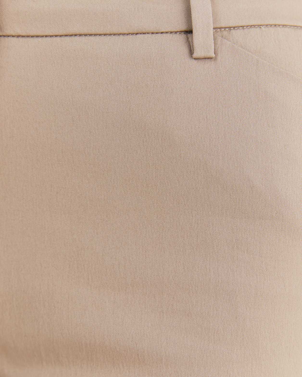 Eva Short in CAPPUCCINO