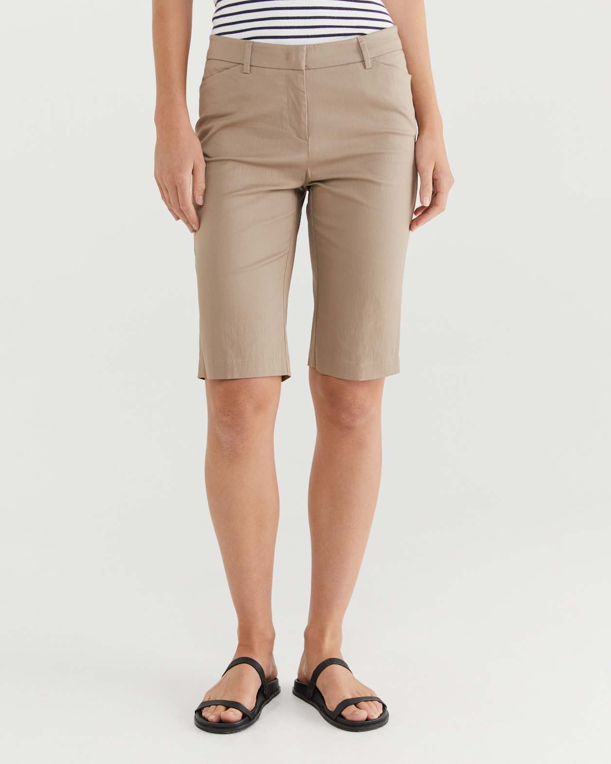 Eva Short in CAPPUCCINO