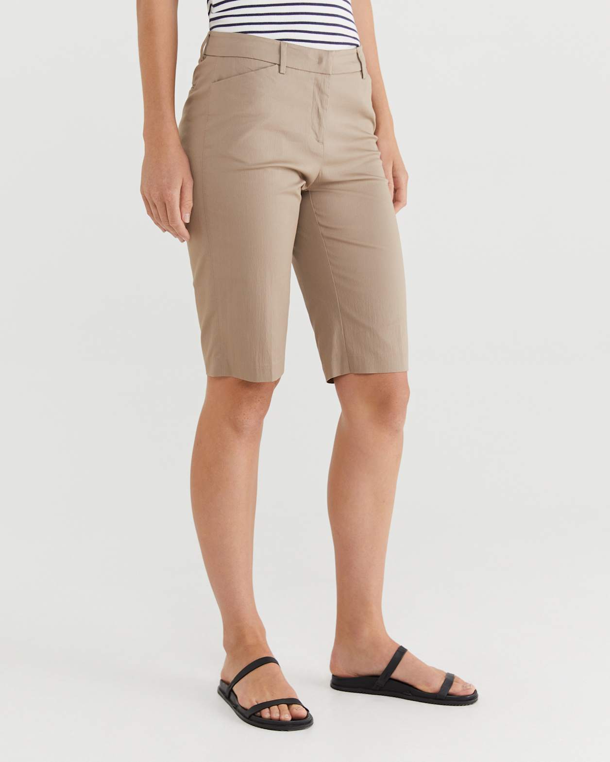 Eva Short in CAPPUCCINO