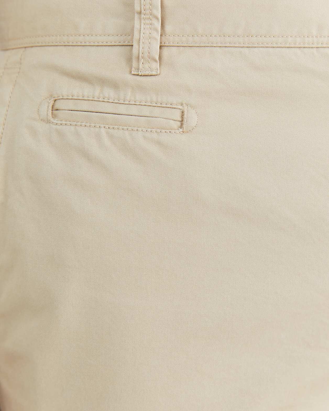 Classic Chino Short in LIMESTONE