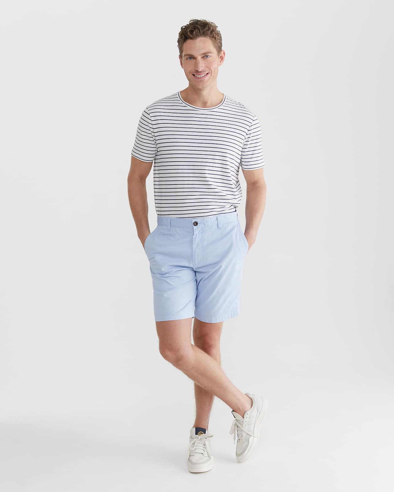 Classic Chino Short in FROST BLUE