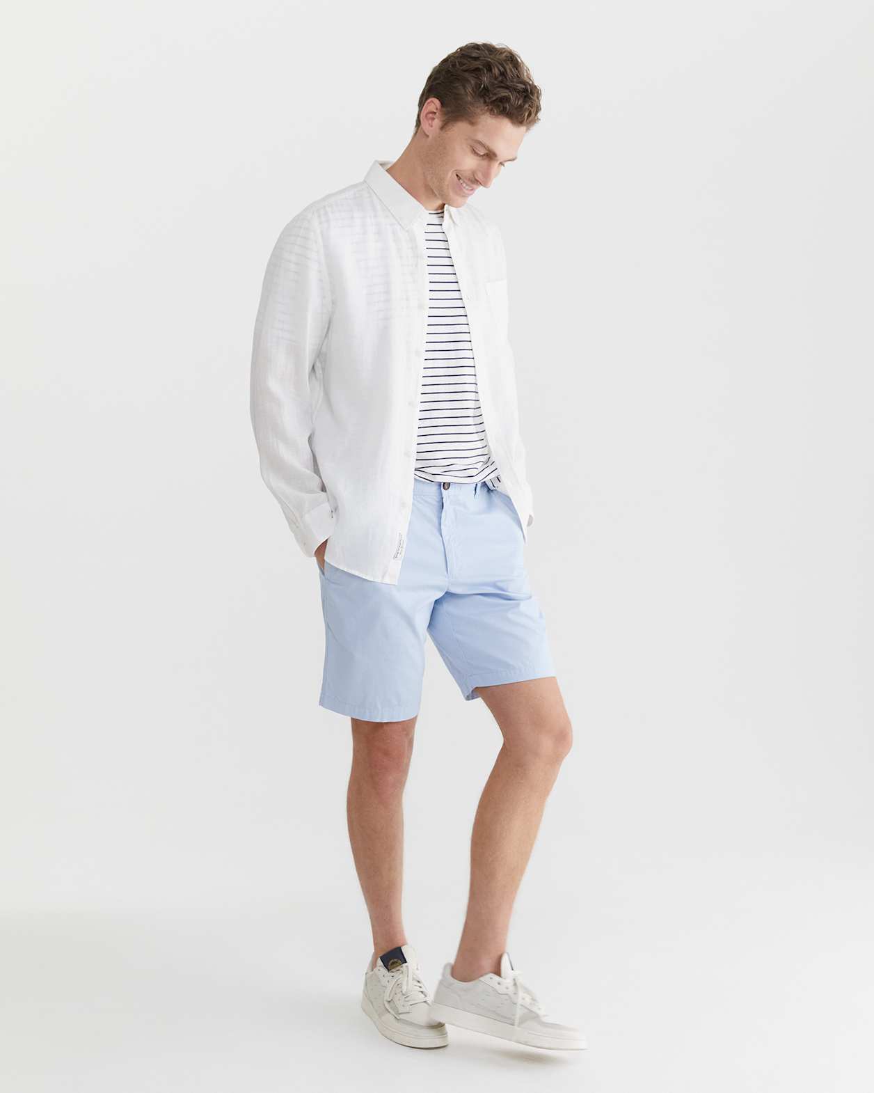 Classic Chino Short in FROST BLUE