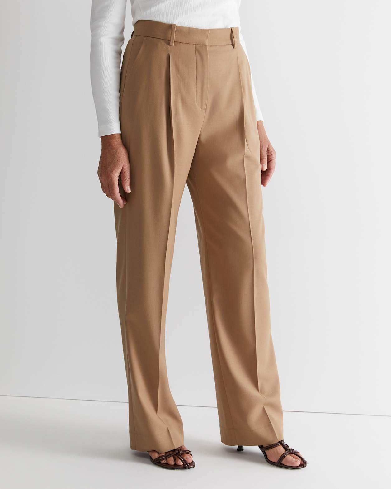 Bianca Pleat Pant in CAMEL
