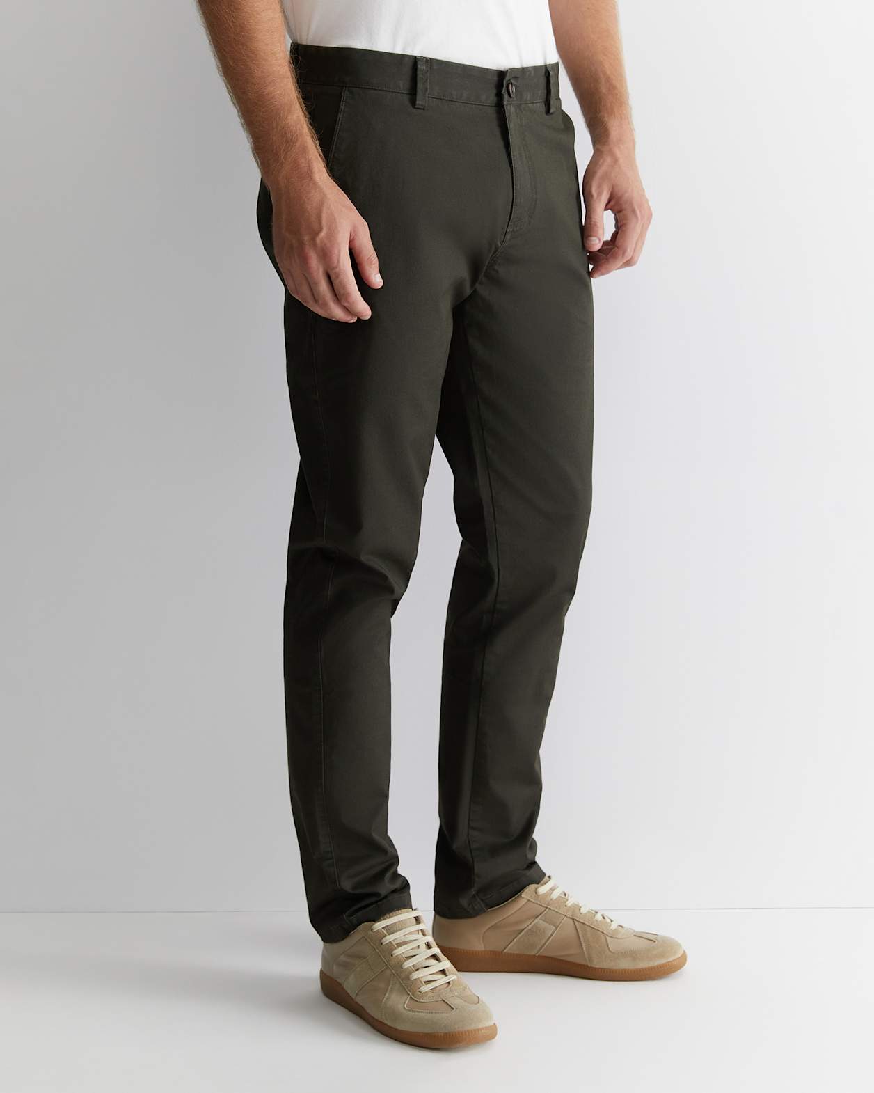 Smith Tapered Chinos in MOSS