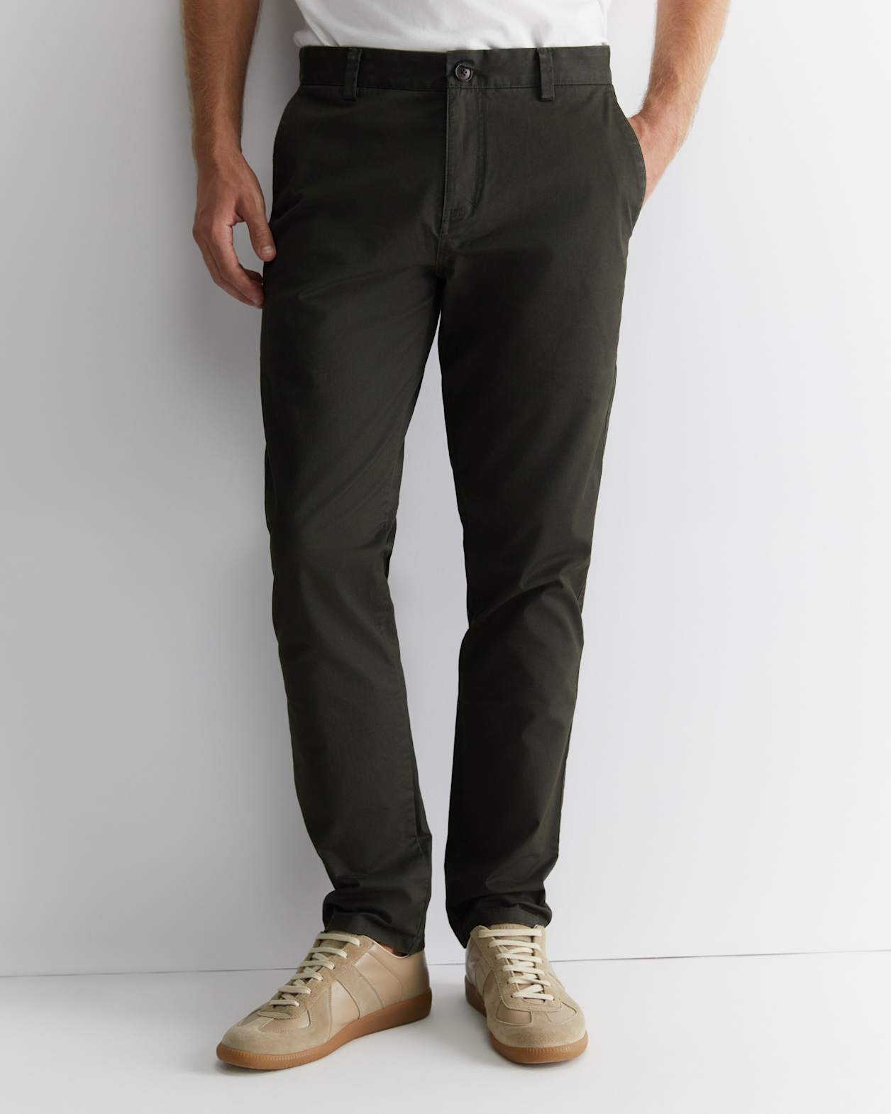 Smith Tapered Chinos in MOSS