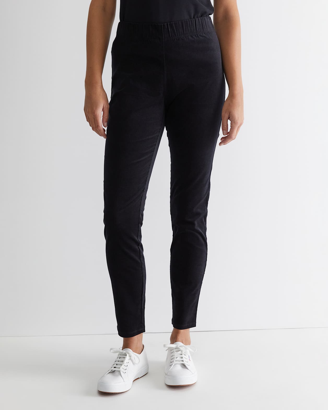 Felicity Velvet Pull On Pant in BLACK
