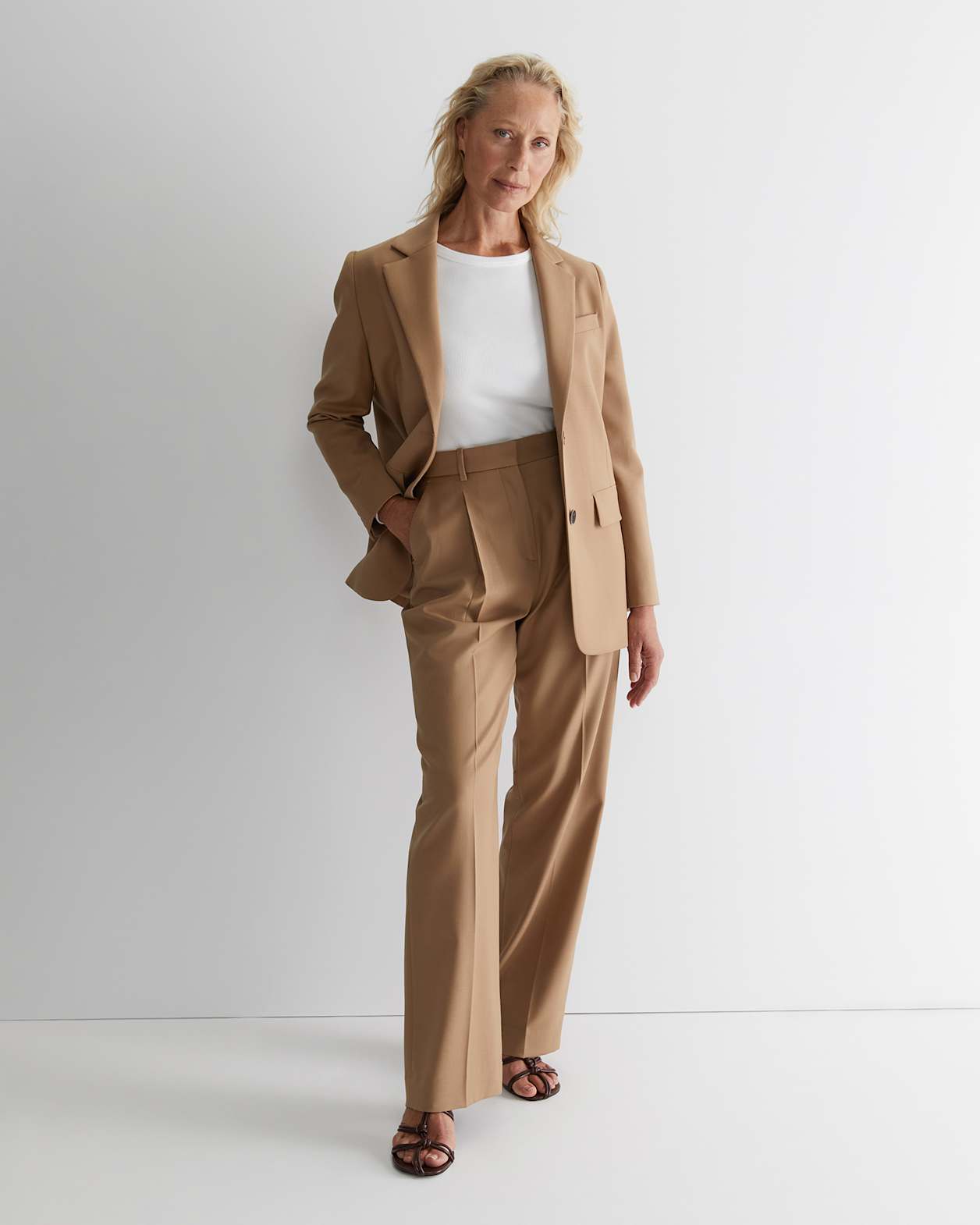 Bianca Relaxed Wool Blazer in CAMEL