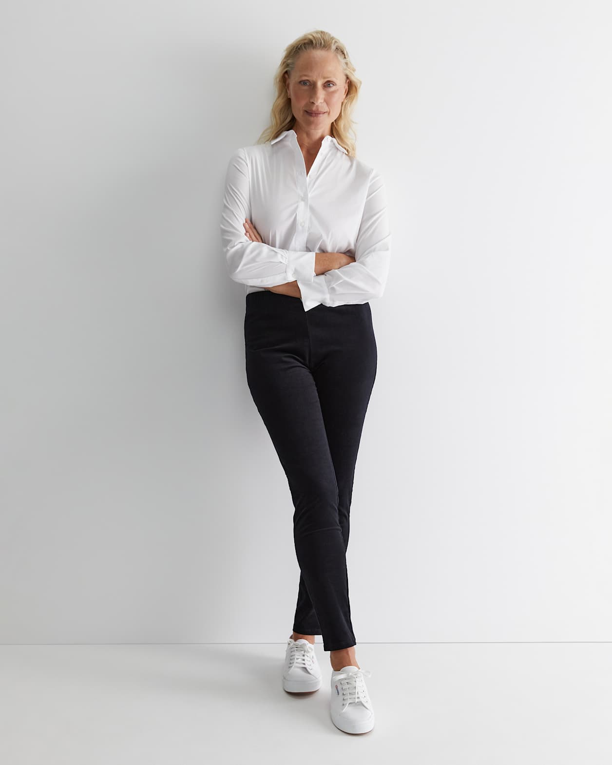 Felicity Velvet Pull On Pant in BLACK