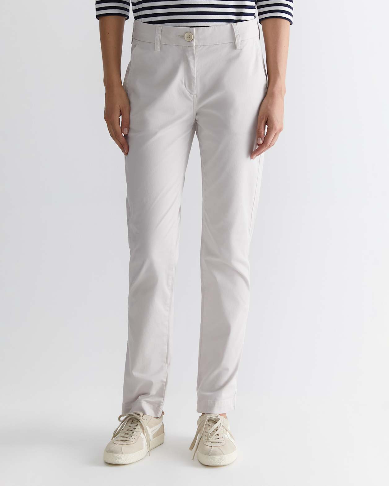 Laura Relaxed Chino in BONE