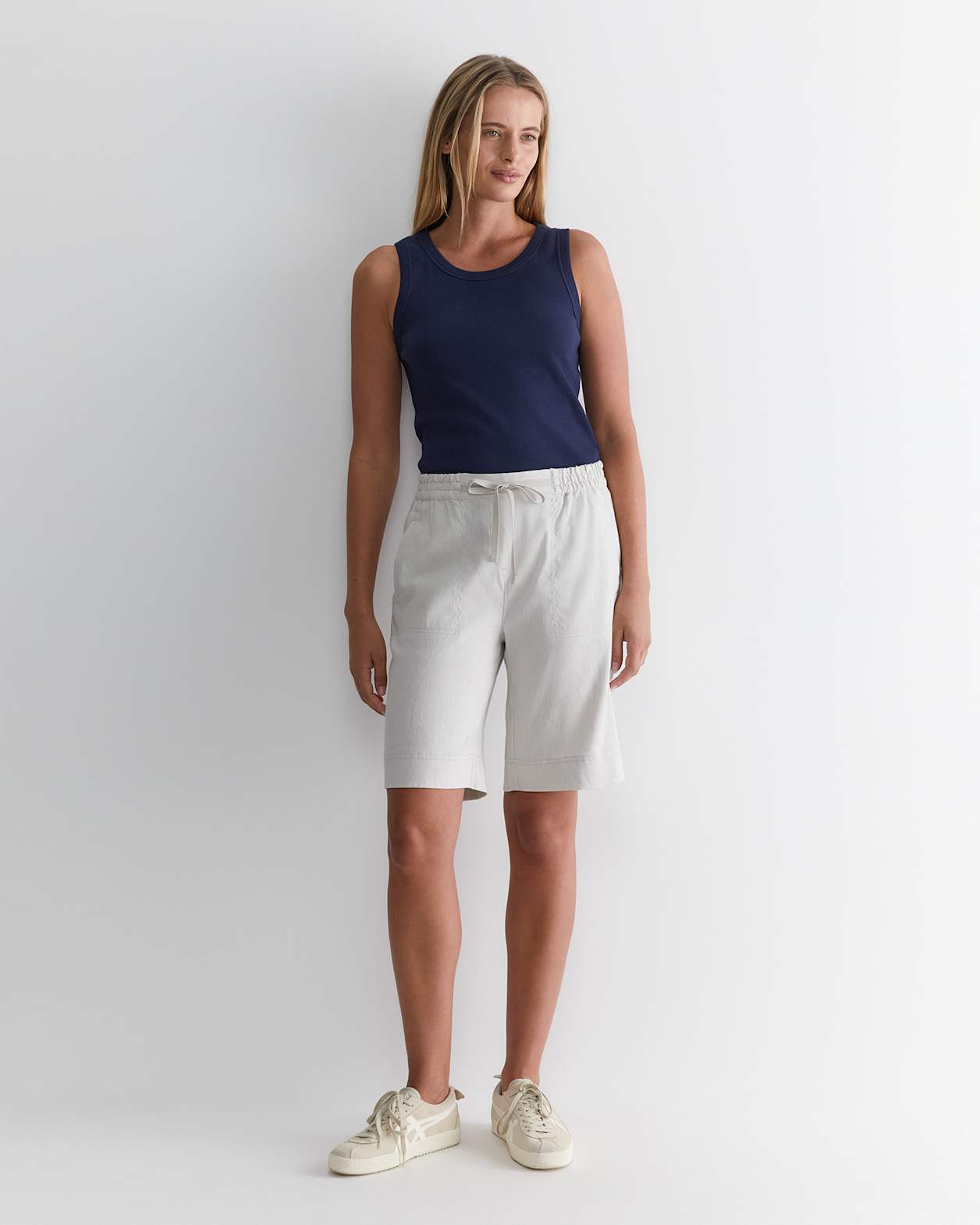 Rosa Linen Short in NATURAL