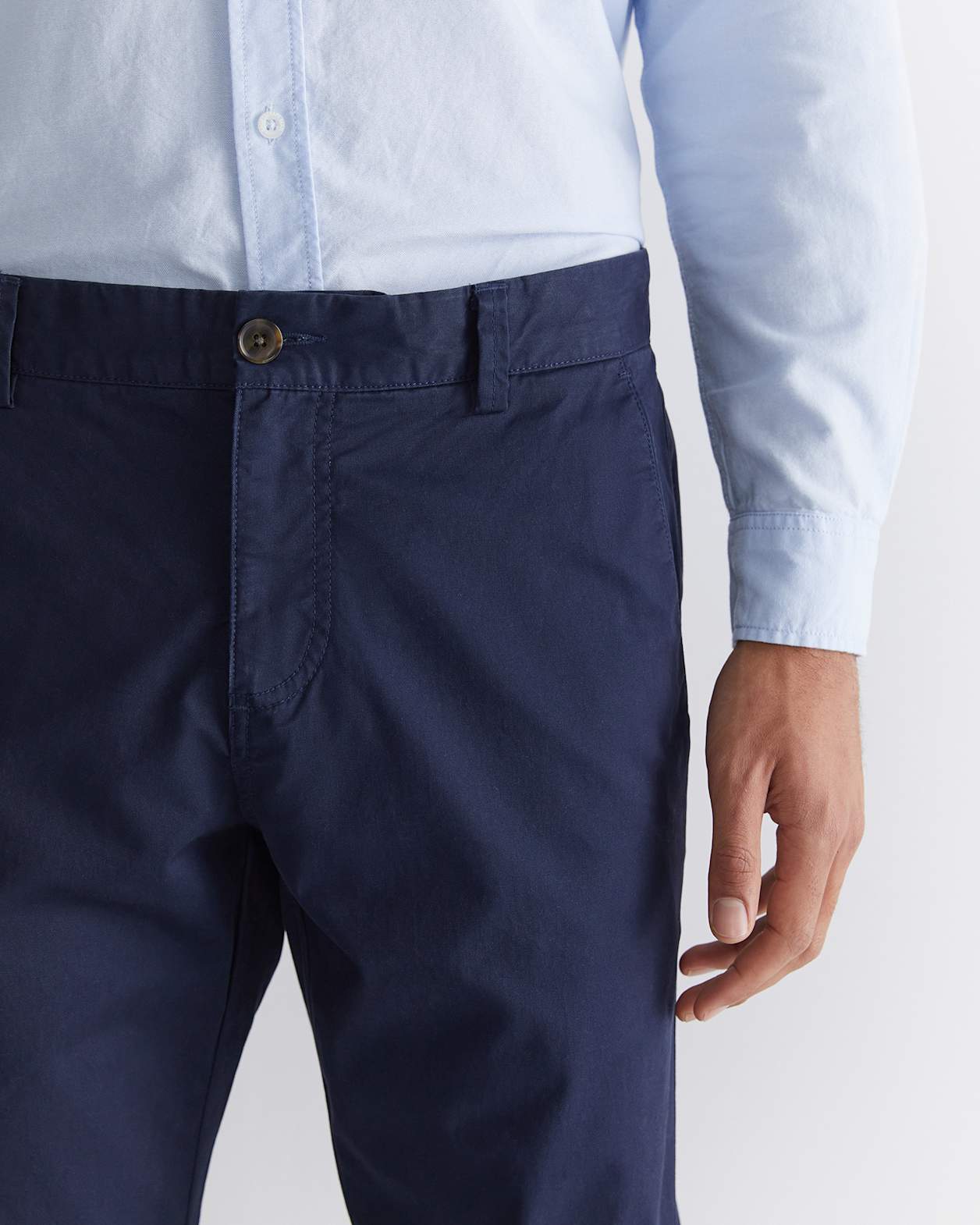 Smith Tapered Chinos in FRENCH NAVY