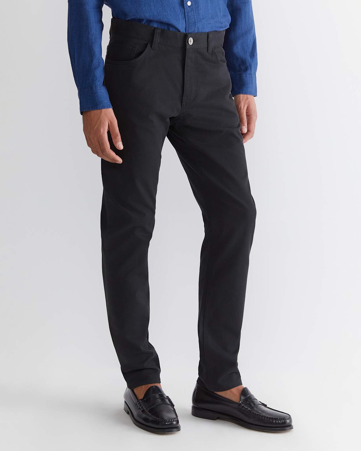 Tapered Bedford Jean in BLACK