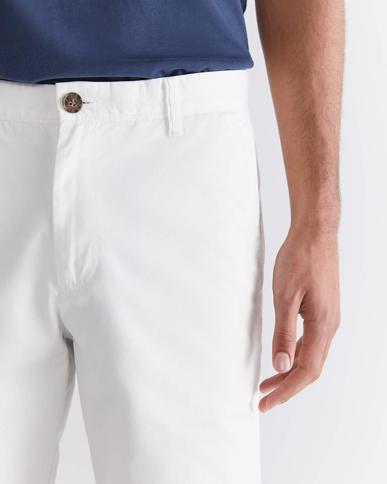 Classic Short in WHITE