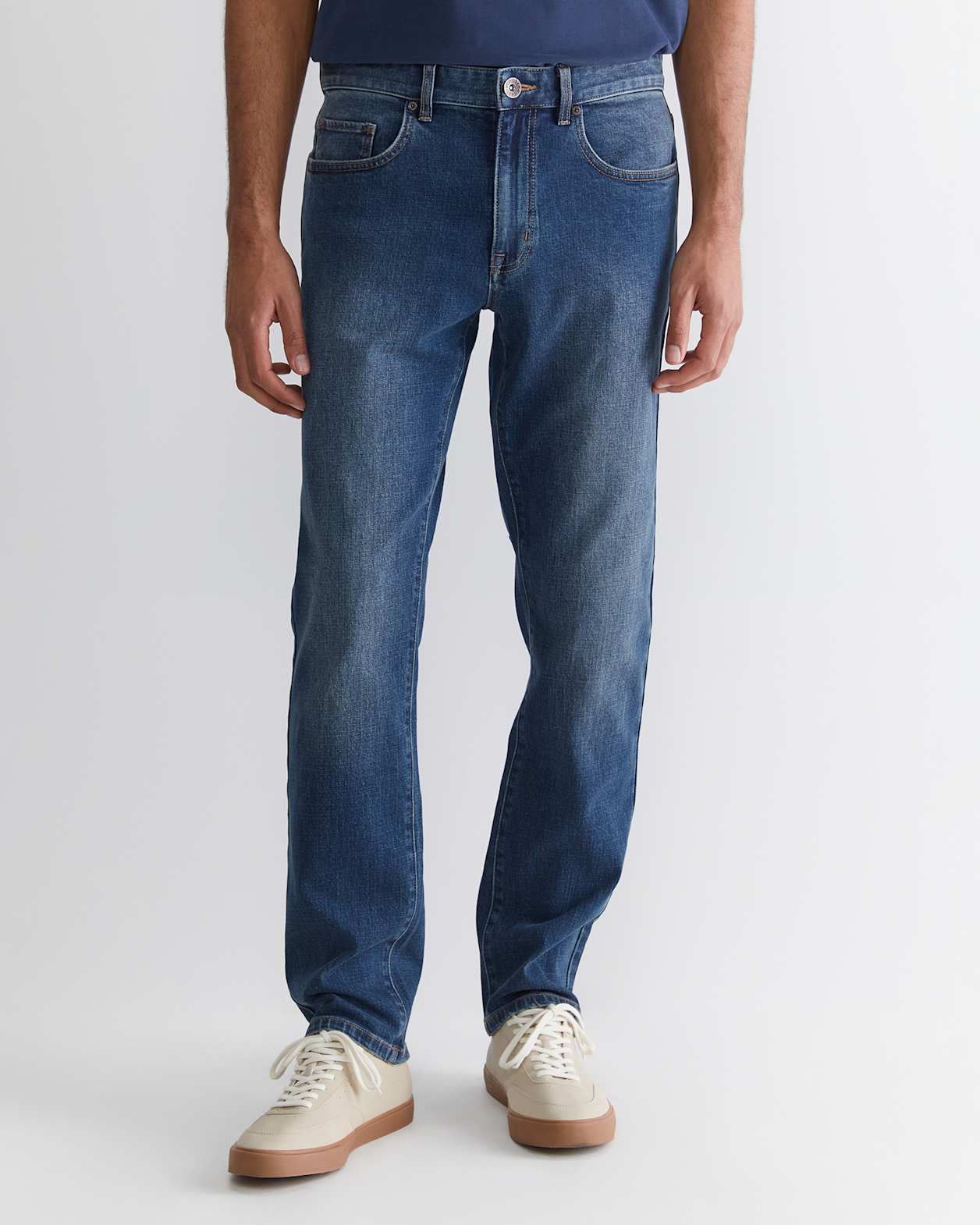 Grayson Straight Jean in VINTAGE WASH