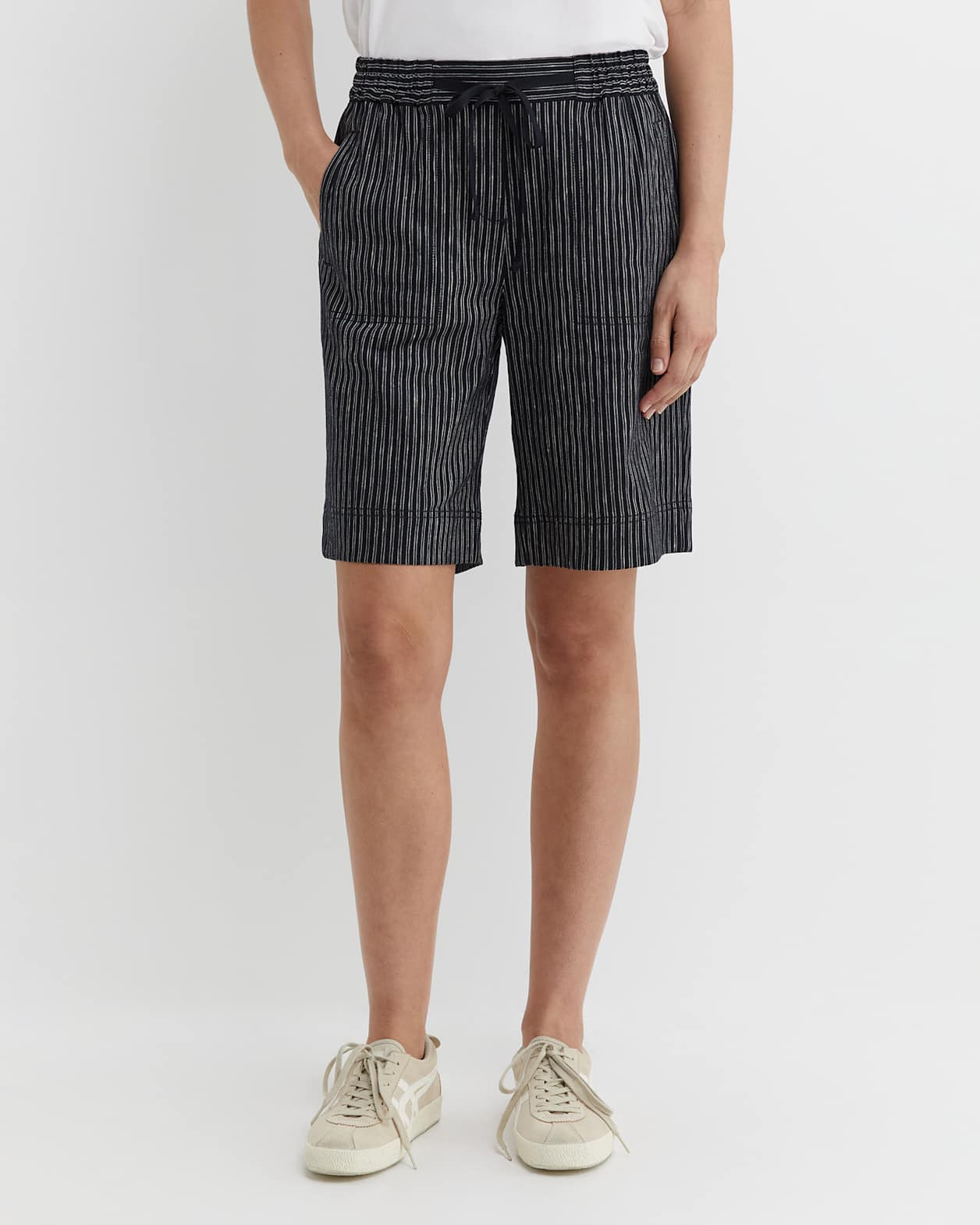 Rosa Stripe Linen Short in NAVY/WHITE