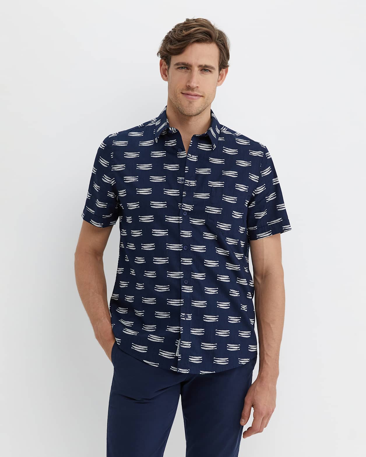 Lake Side Short Sleeve Shirt in NAVY/WHITE