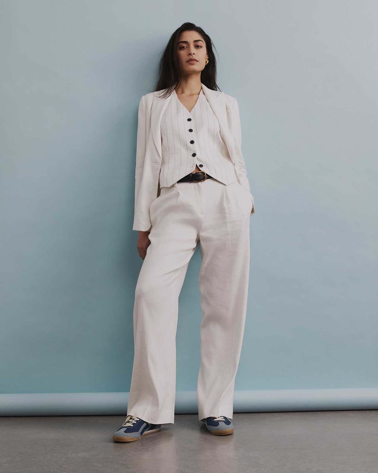 Brianne Wide Leg Pleat Pant in WHITE