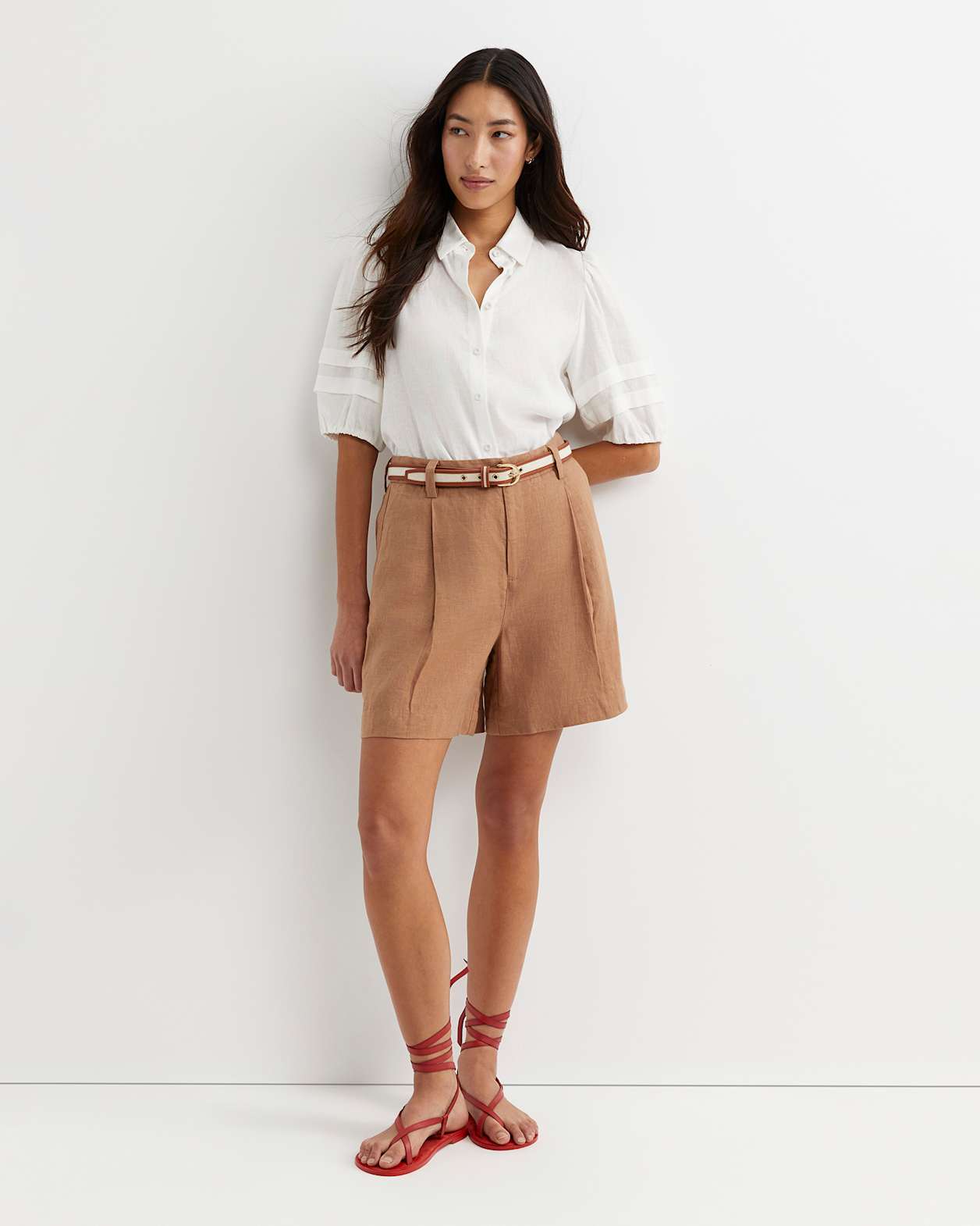 Lilou Linen Short in TAN