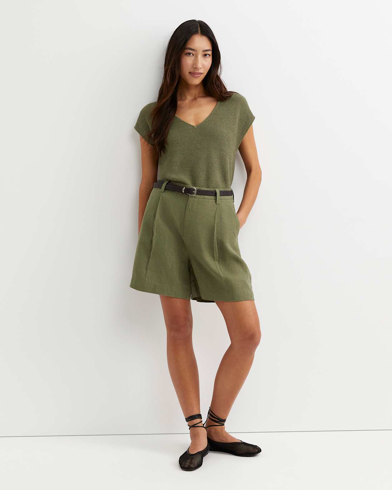 Lilou Linen Short in KHAKI