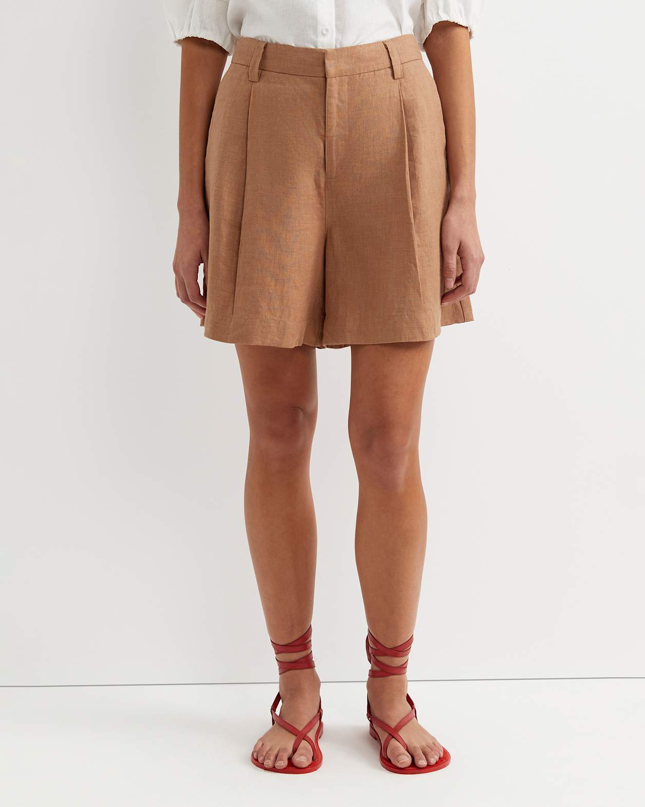 Lilou Linen Short in TAN