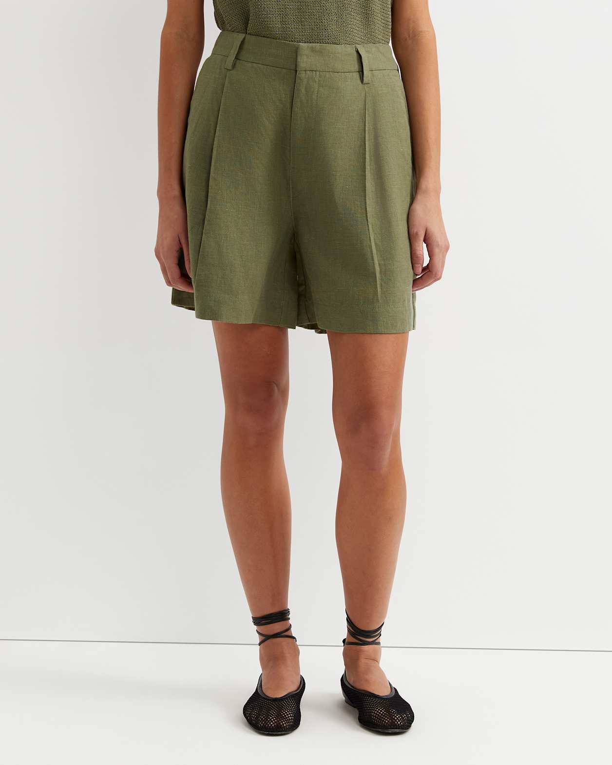 Lilou Linen Short in KHAKI