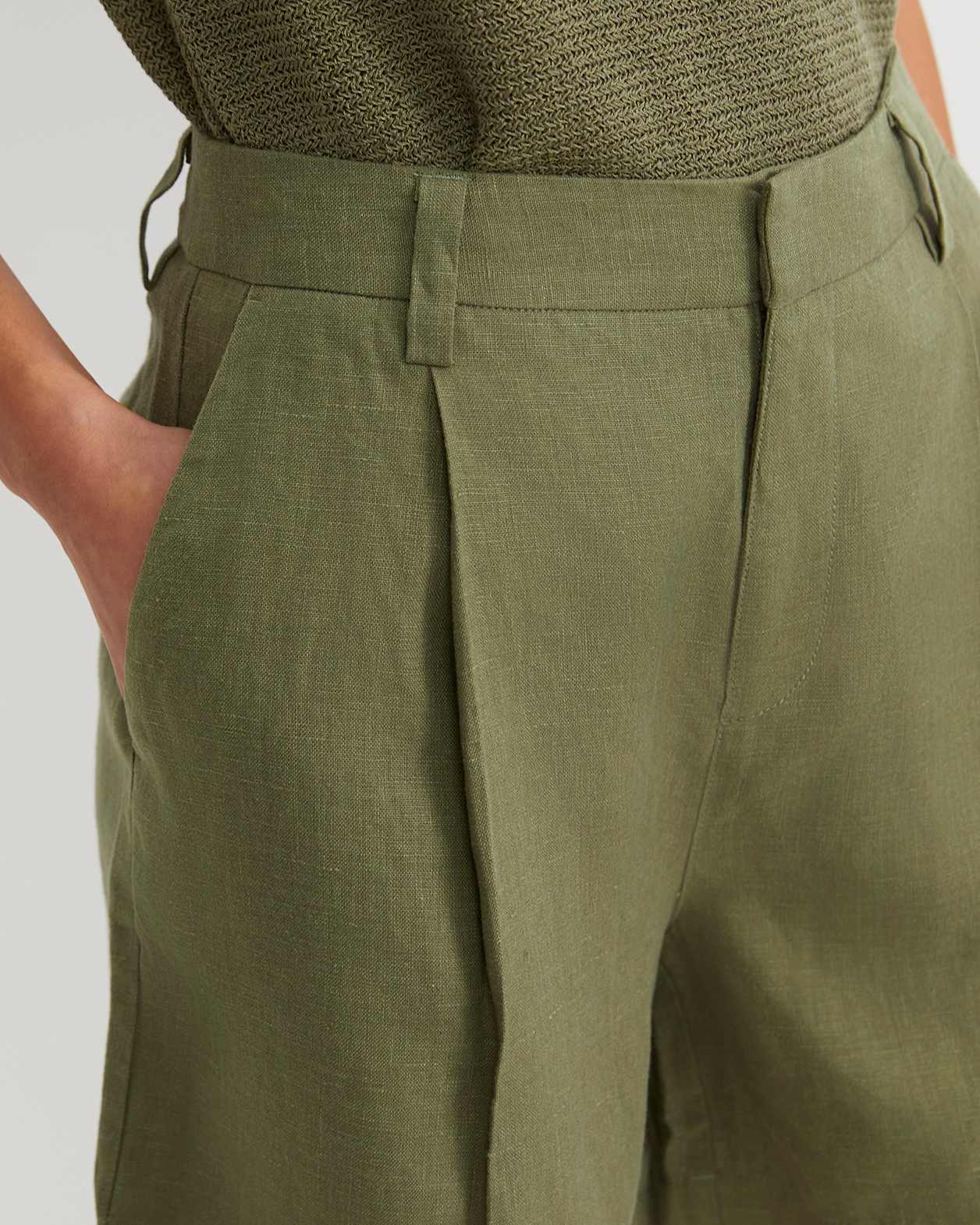 Lilou Linen Short in KHAKI