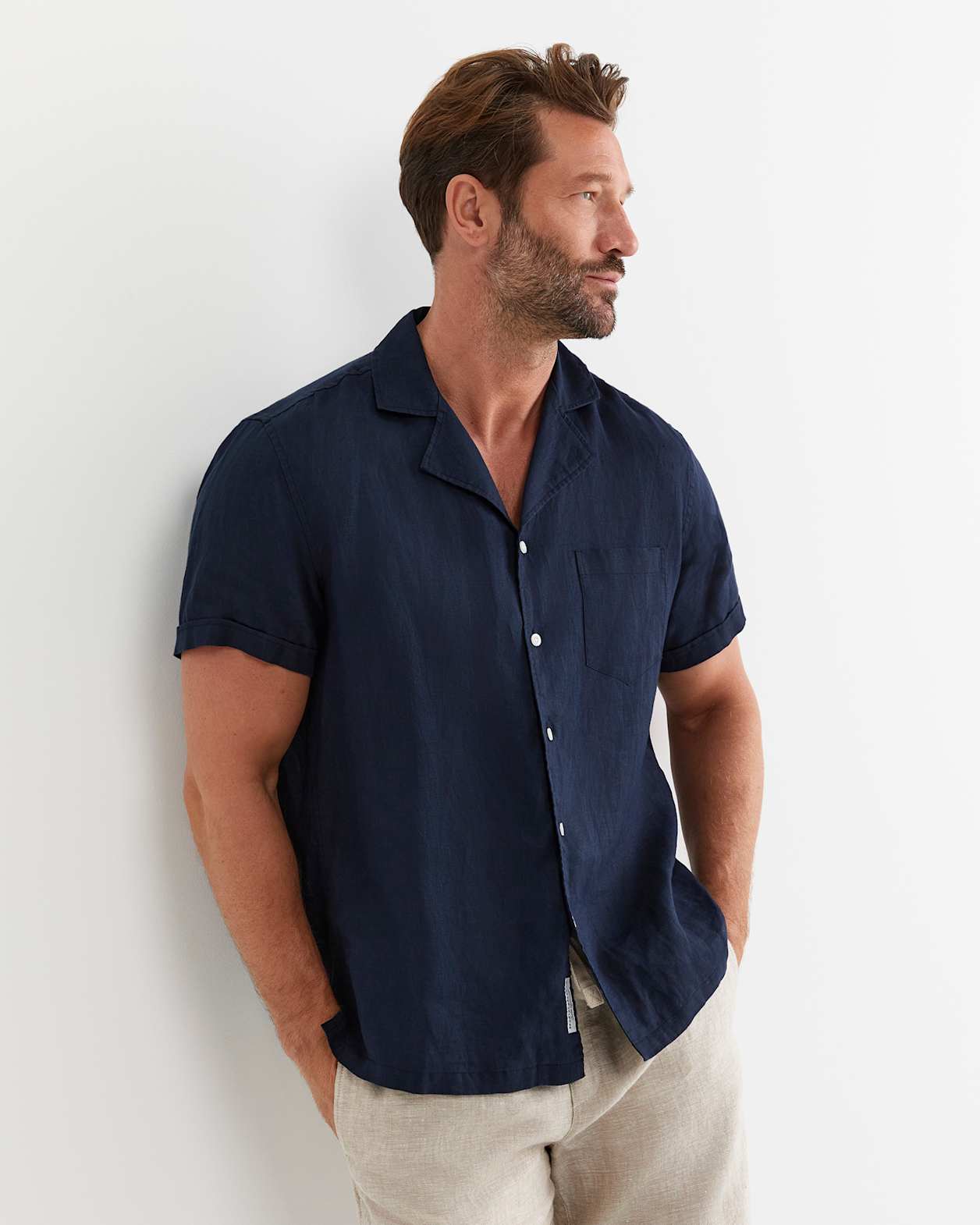 Short Sleeve Stanton Linen Shirt in NAVY