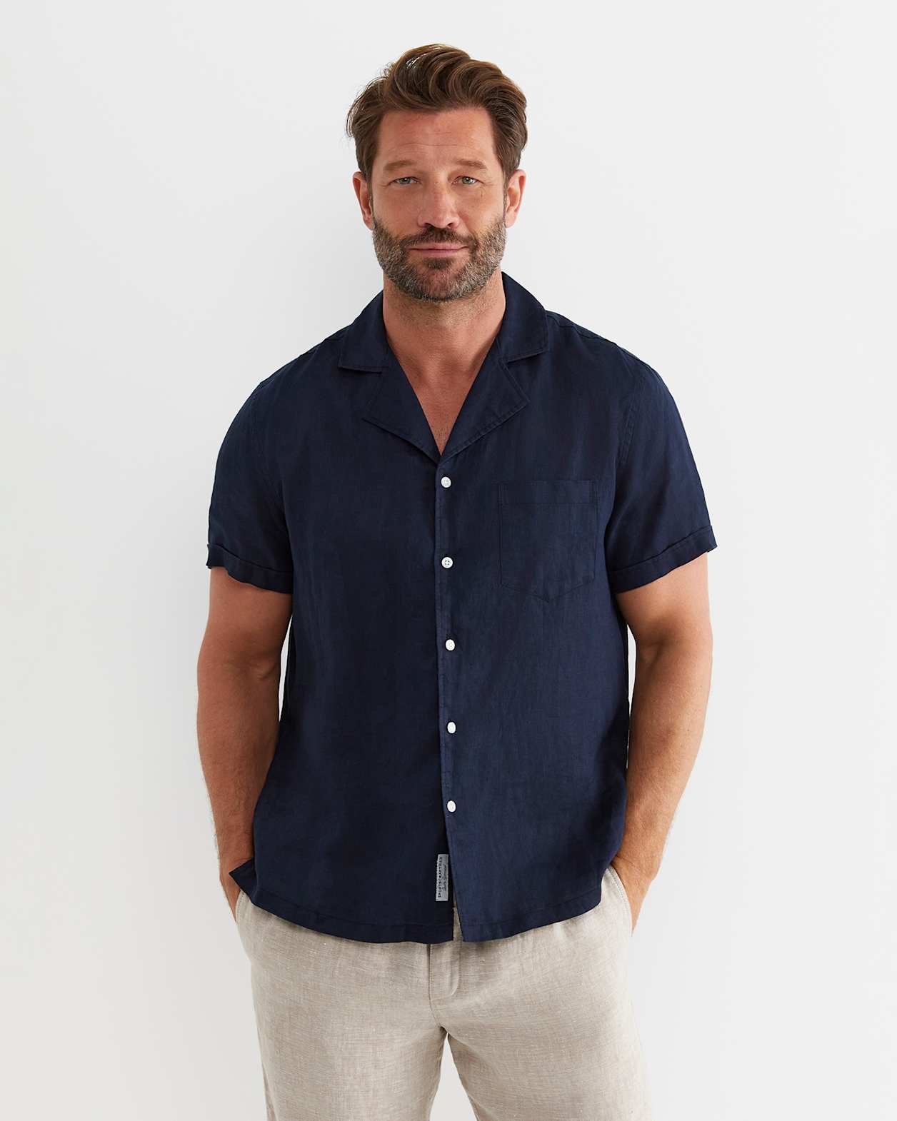 Short Sleeve Stanton Linen Shirt in NAVY