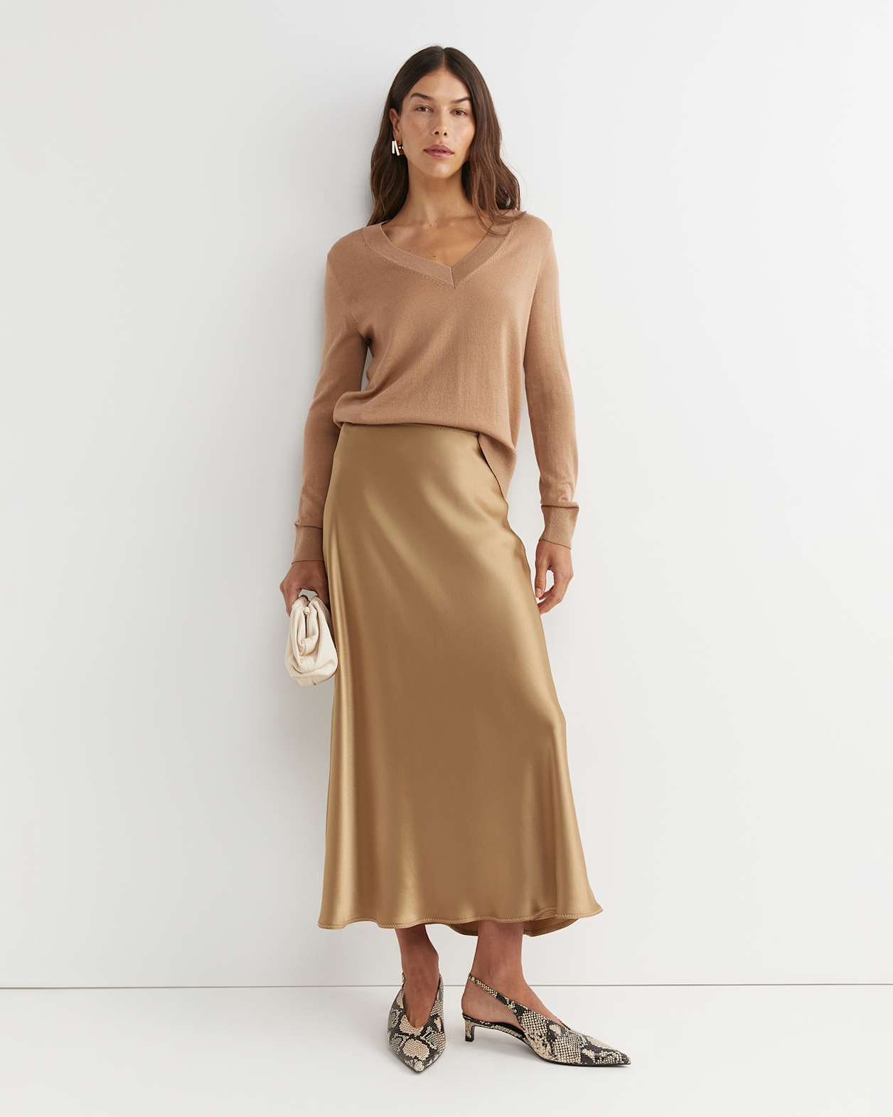 Francis Merino V-Neck Knit in TAN